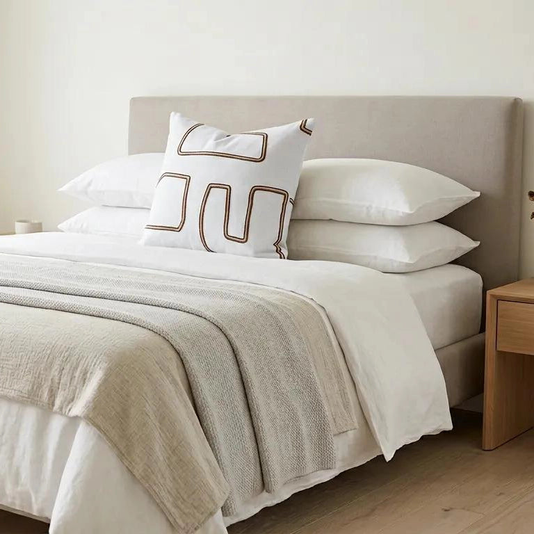 Contour Ekru Kahve Nakışlı Kırlent Kılıfı