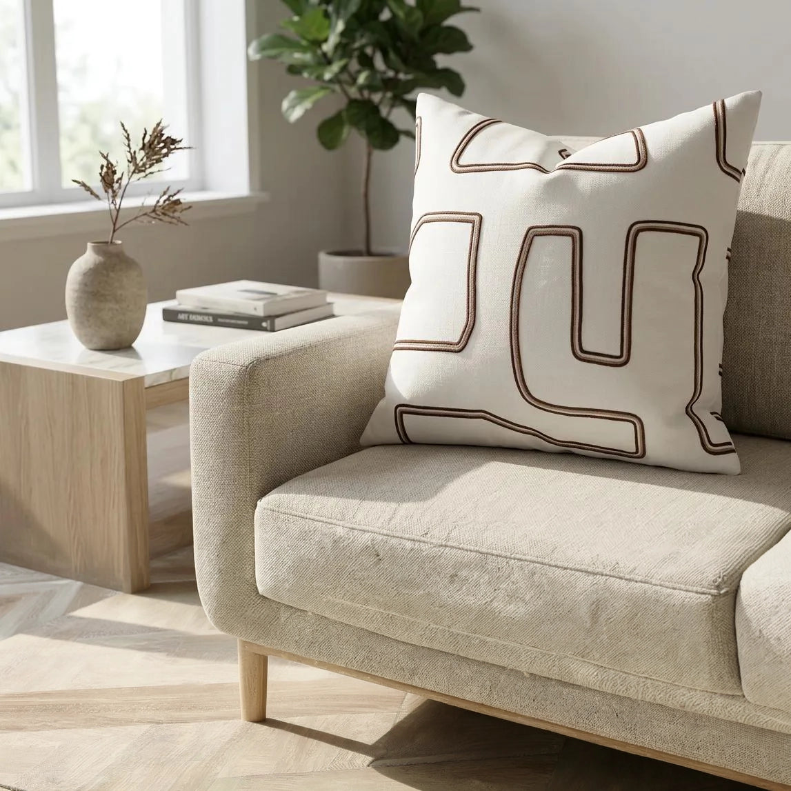 Contour Ekru Kahve Nakışlı Kırlent Kılıfı