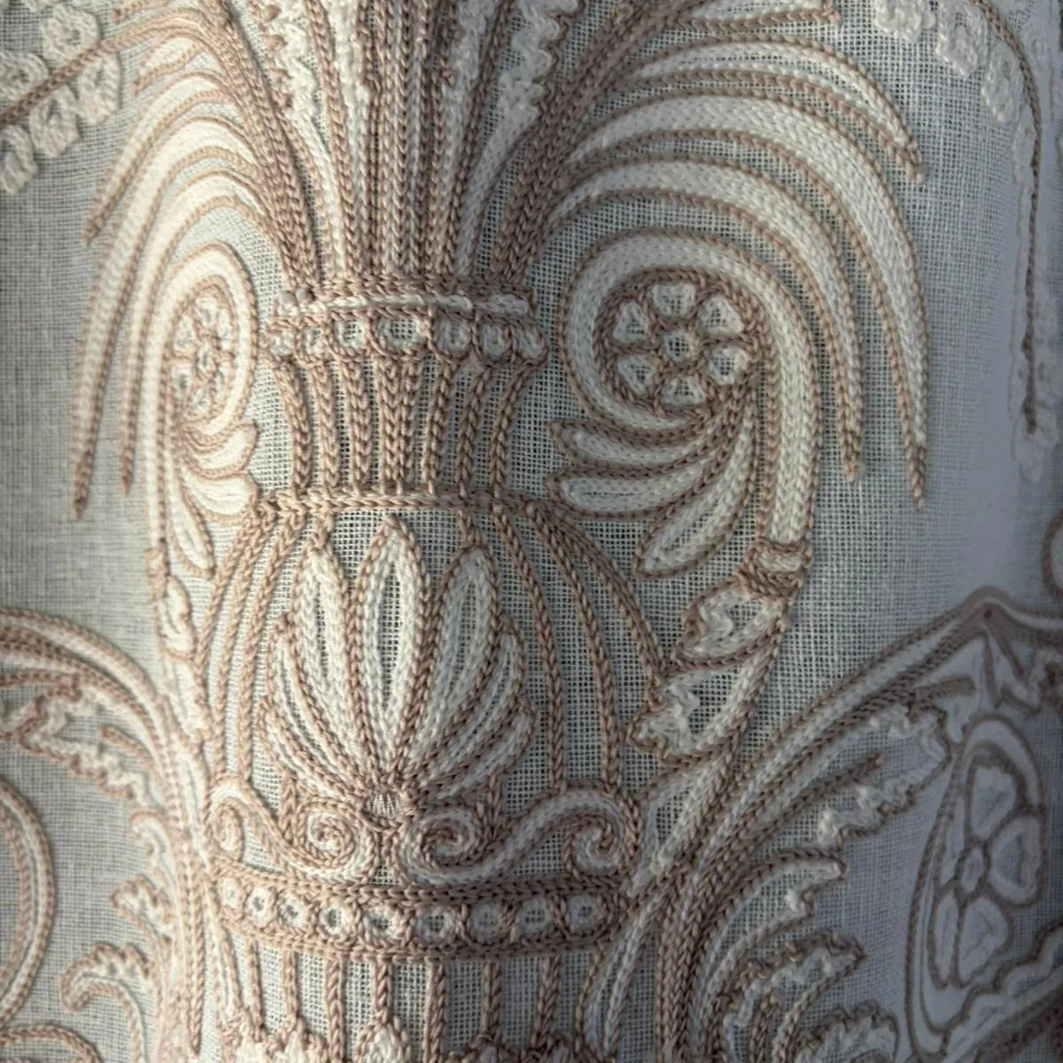 Vase Bej Nakışlı Farbela Mutfak Perdesi